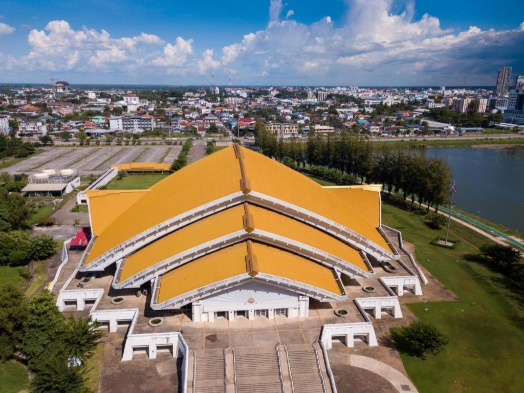 The Impress Khonkaen Hotel Khon Kaen Exterior photo